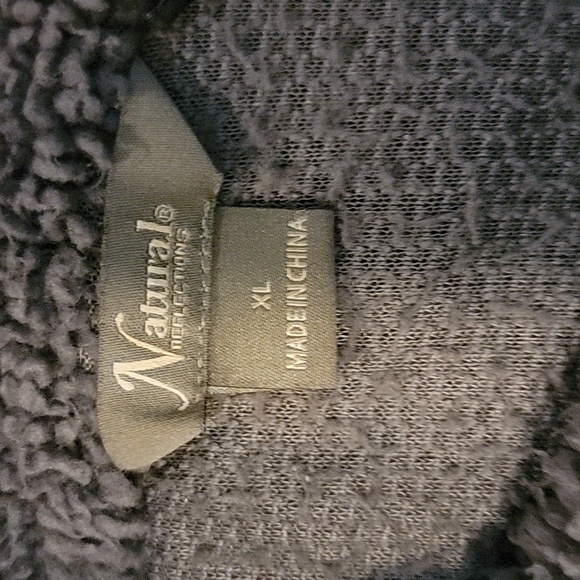 Sweaters - Picture 6 of 6